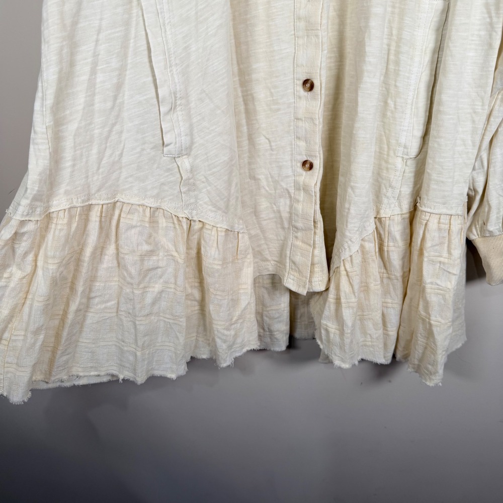 TALULAH Cream Button-Front Ruffle Hem Tunic - Picture 4 of 10